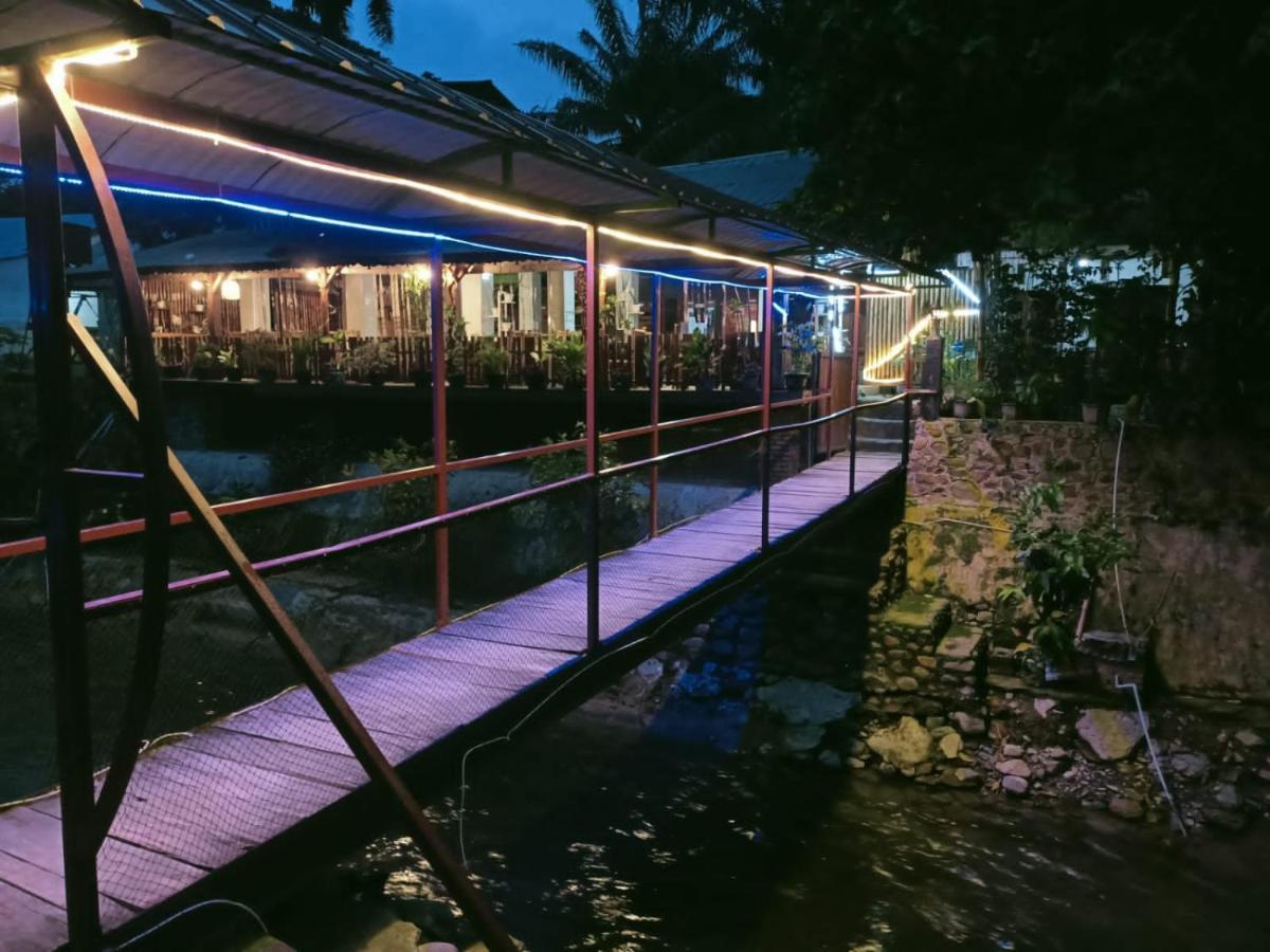 Brown Bamboo Guest House & Trekking Bukit Lawang Εξωτερικό φωτογραφία